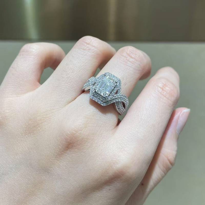 Affordable Luxury祖母绿切割Women's RingS925银镀白金定制选款主石Moissanite2.0ct/副石高碳钻